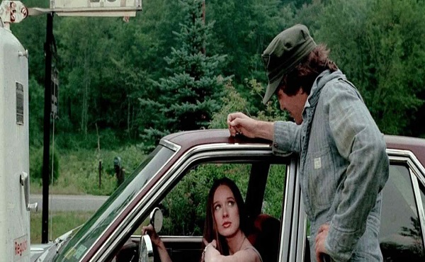 فیلم تف به قبرت میندازم